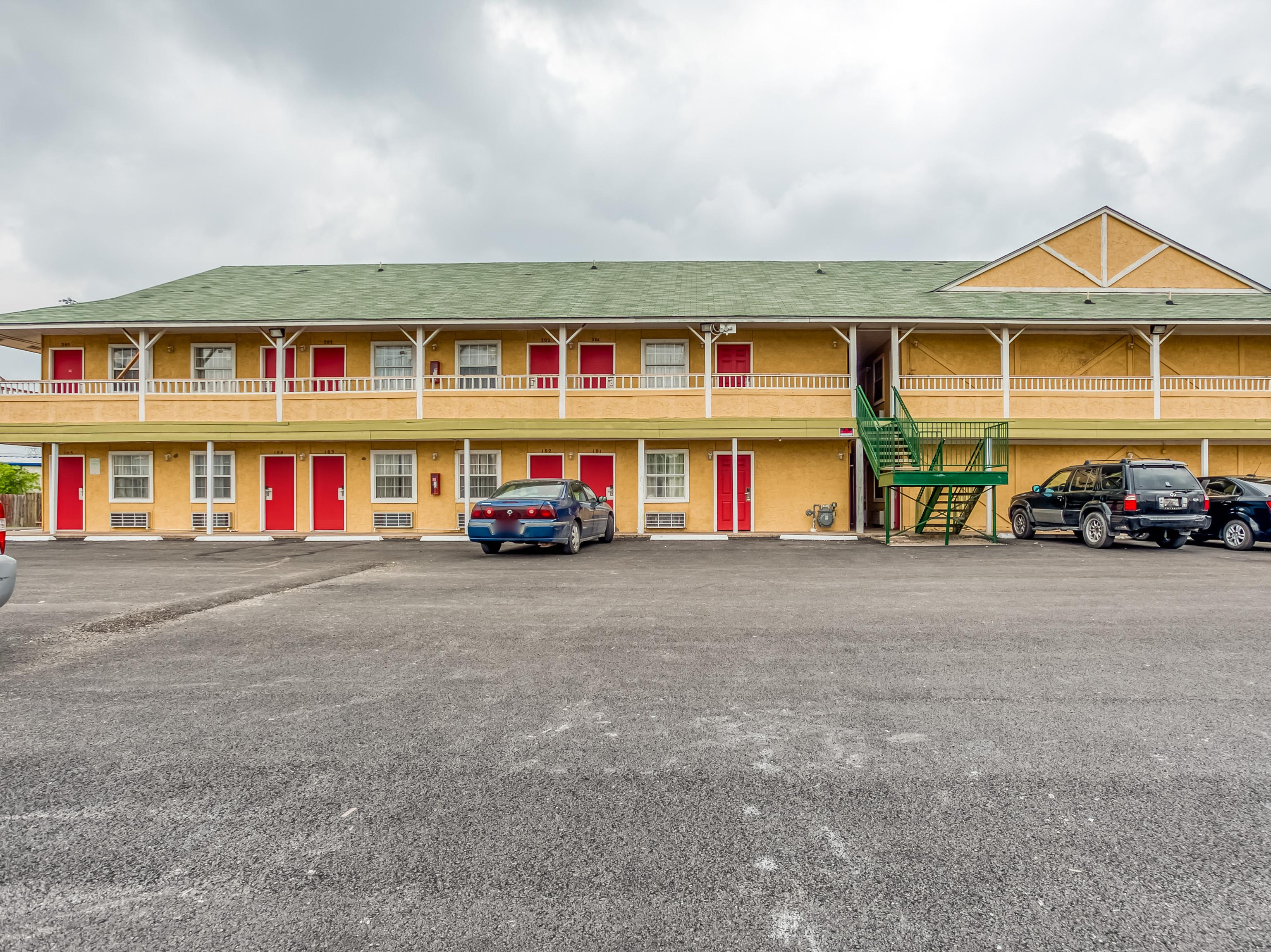 Oyo Hotel San Antonio Lackland Near Seaworld Exterior foto