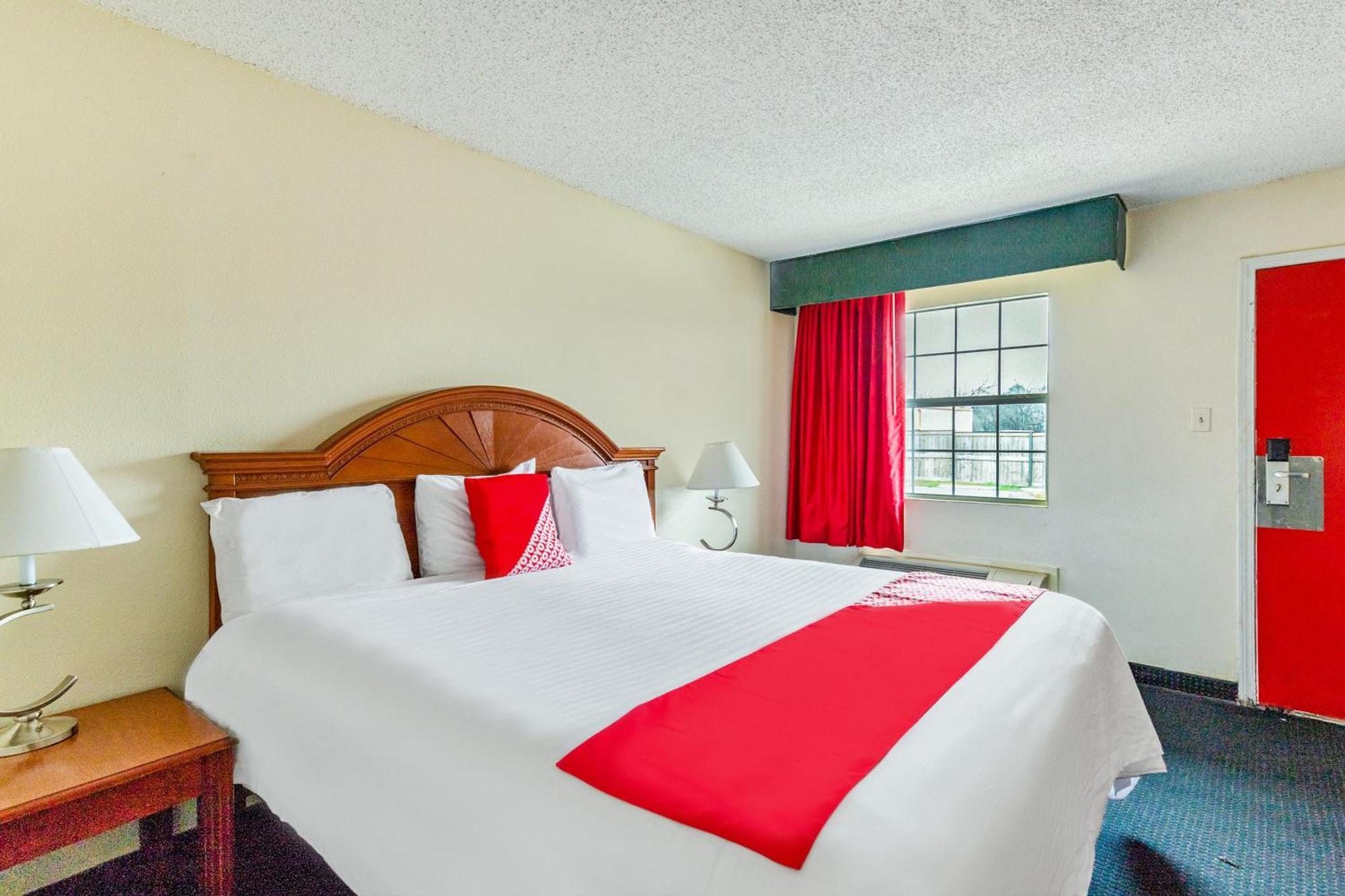 Oyo Hotel San Antonio Lackland Near Seaworld Exterior foto